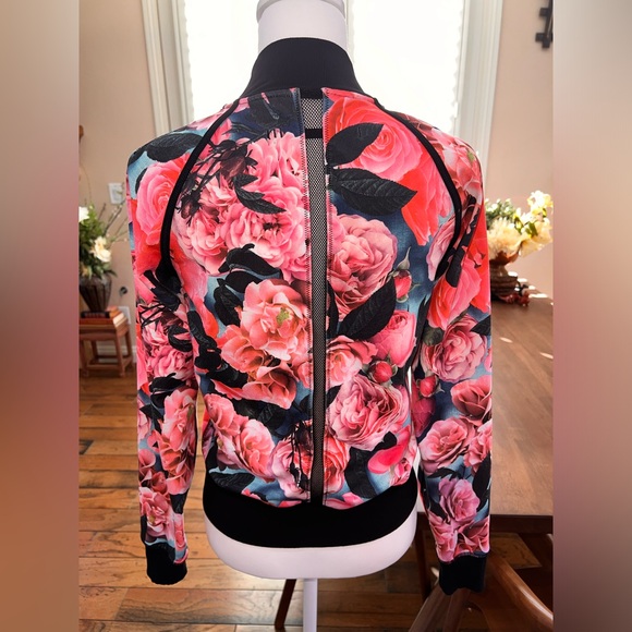 Lululemon Hold Your Om Track Jacket Secret Garden Boho Fairy Floral Post Yoga  6 - Picture 4 of 6